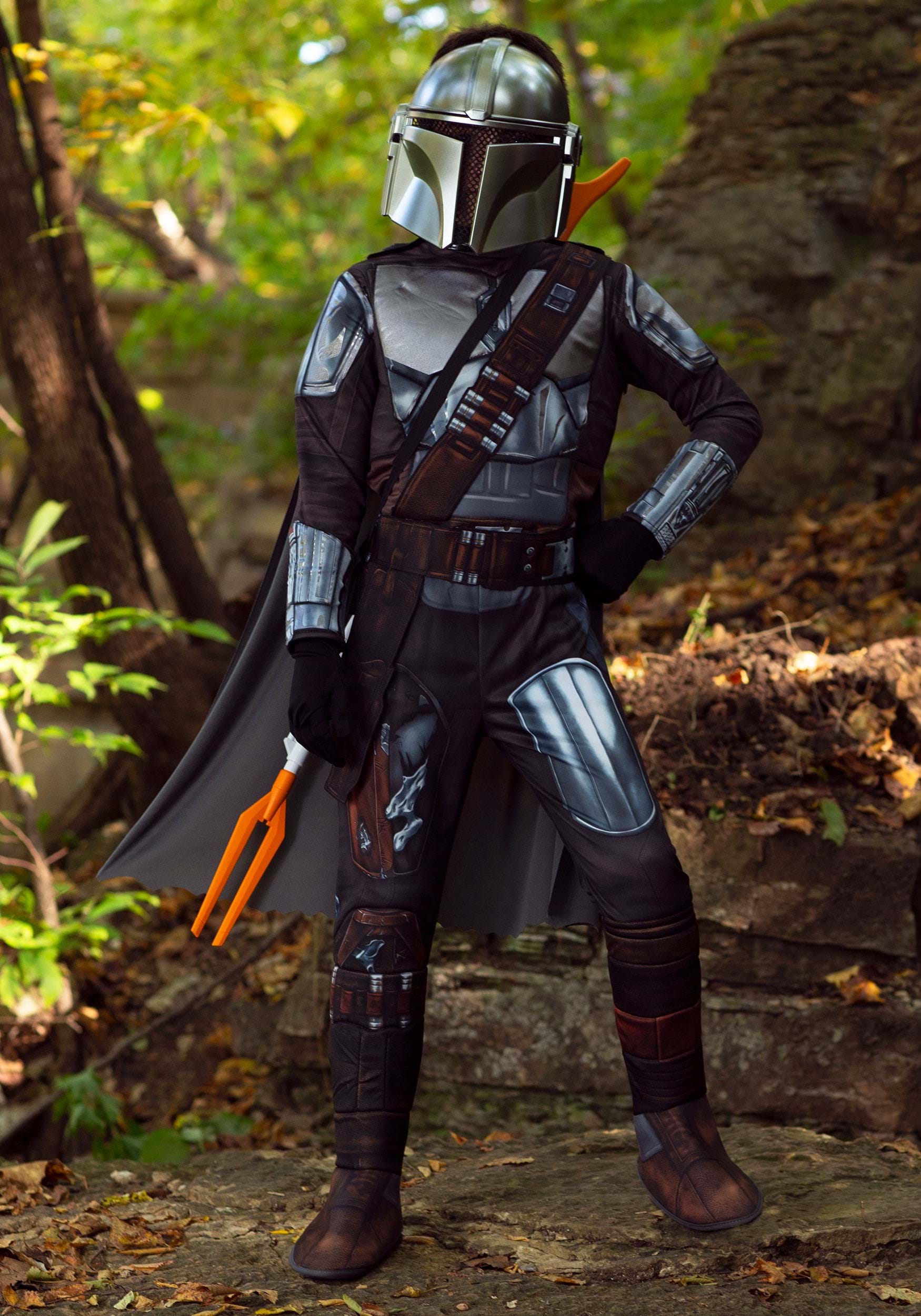 https://images.fun.co.uk/products/66240/1-1/mandalorian-beskar-armor-kids-costume.jpg