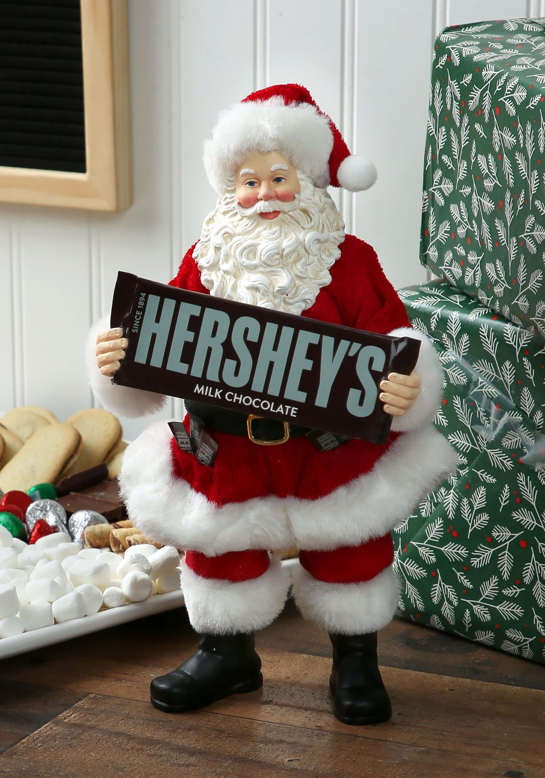 Hershey Santa Claus Tablepiece