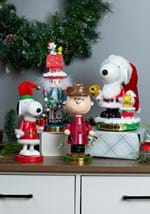 Peanuts Hollywood Snoopy & Dog House Nutcracker Alt 1