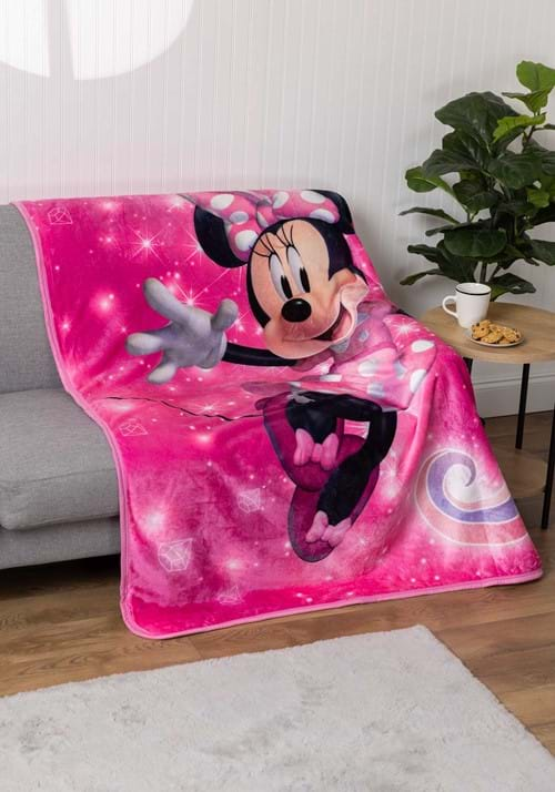 Minnie Mouse Sparkles Oversized Sherpa Throw