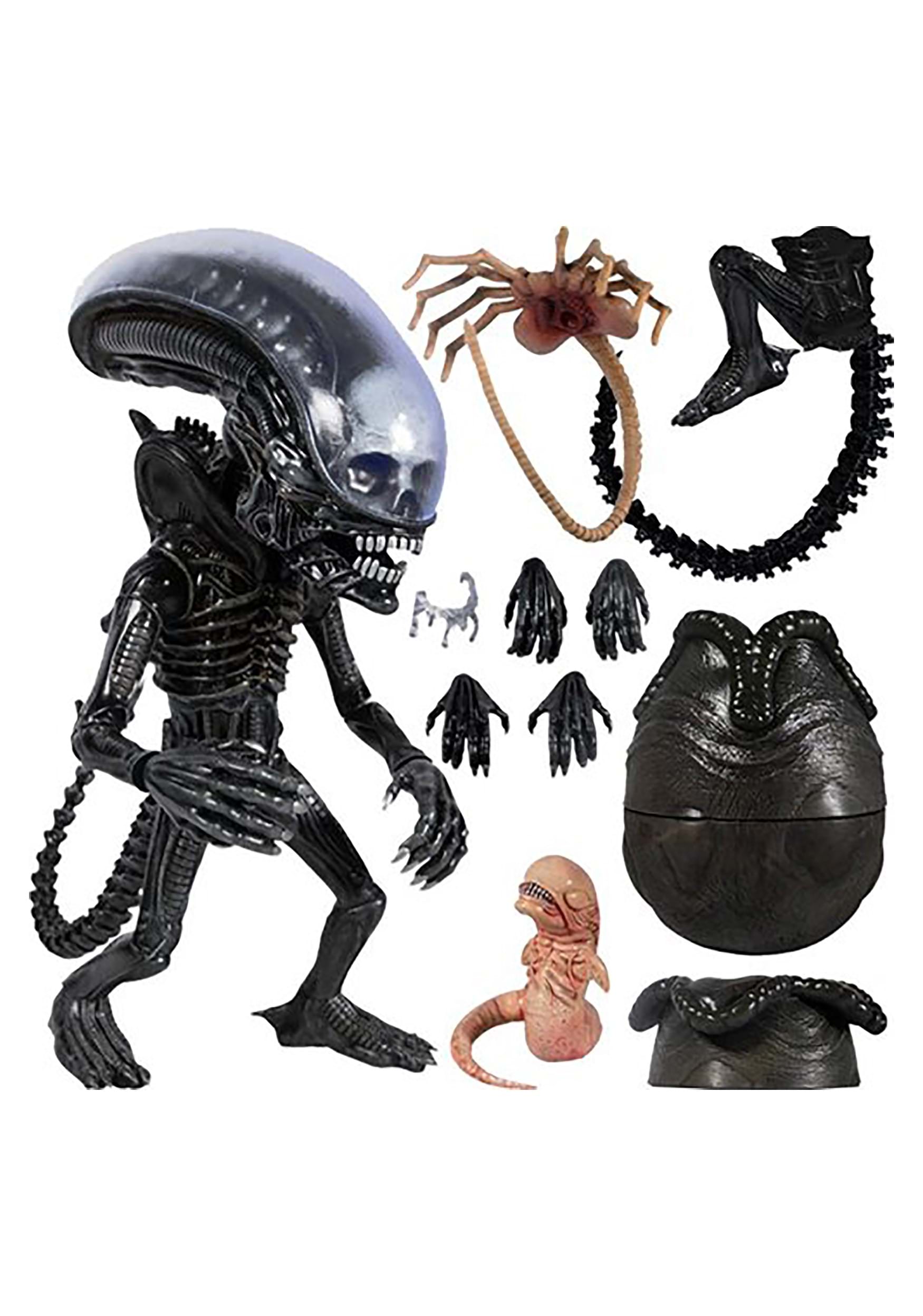 Mezco Deluxe Alien Figure